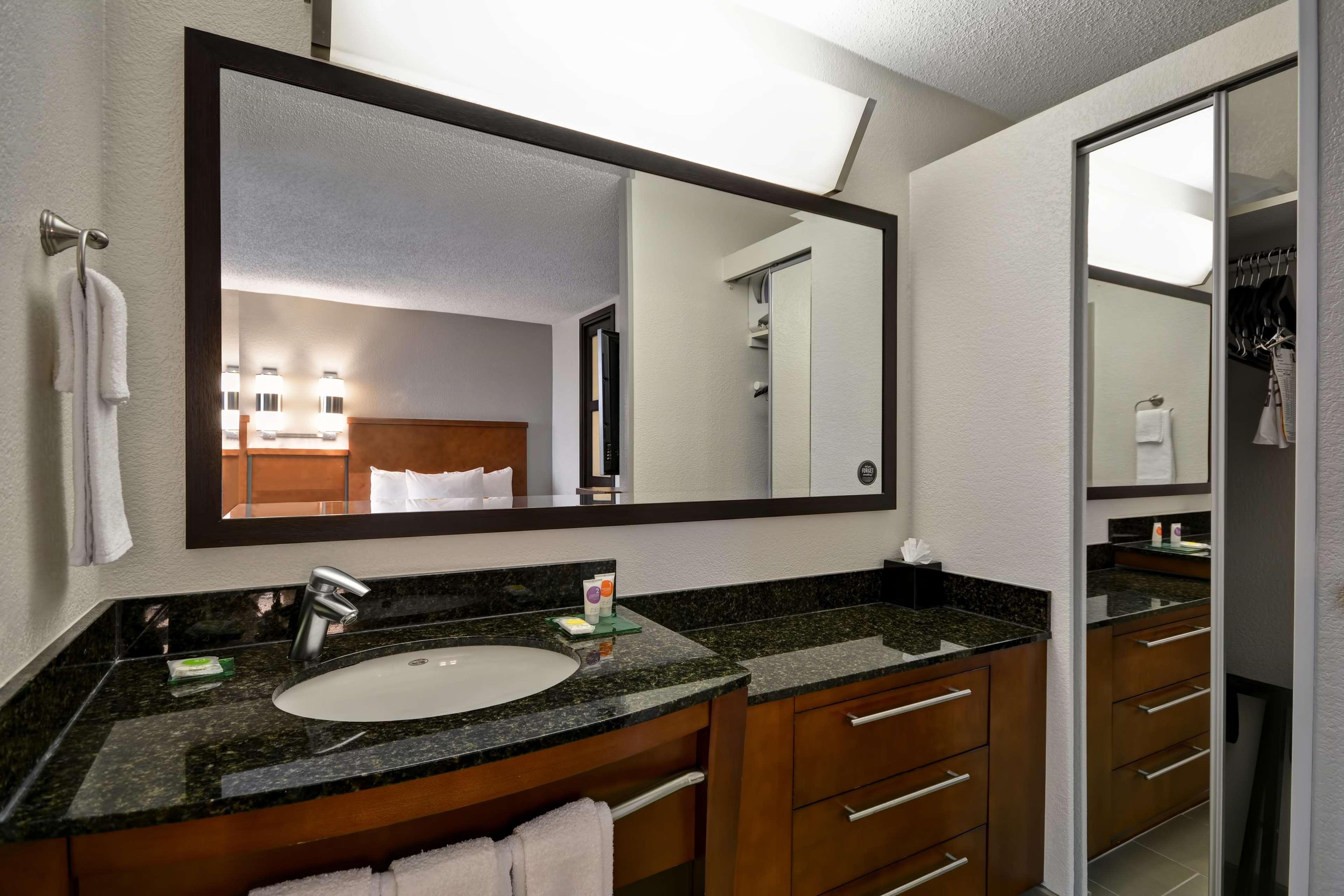 Hyatt Place Miami Airport-West/Доръл Екстериор снимка