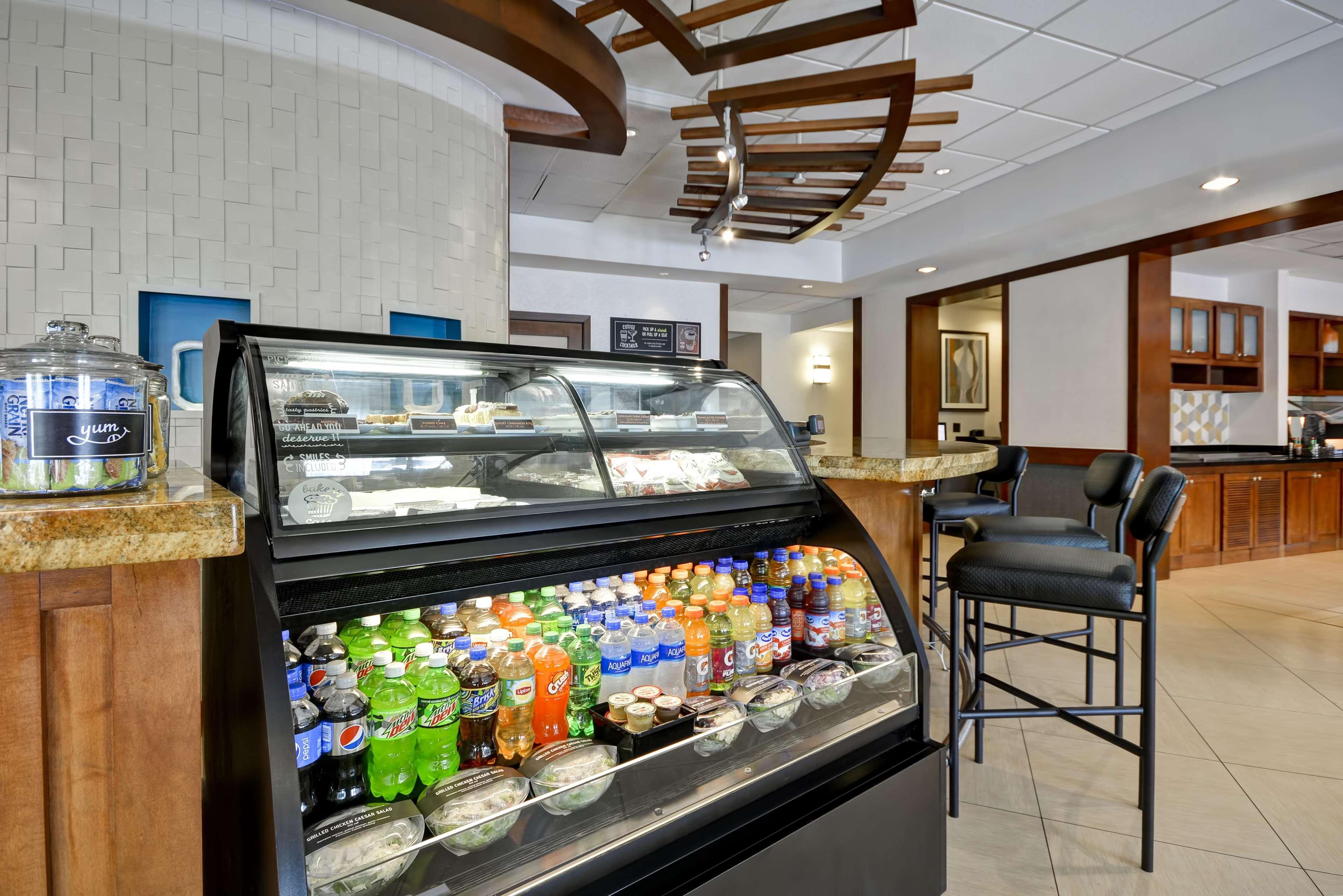 Hyatt Place Miami Airport-West/Доръл Интериор снимка